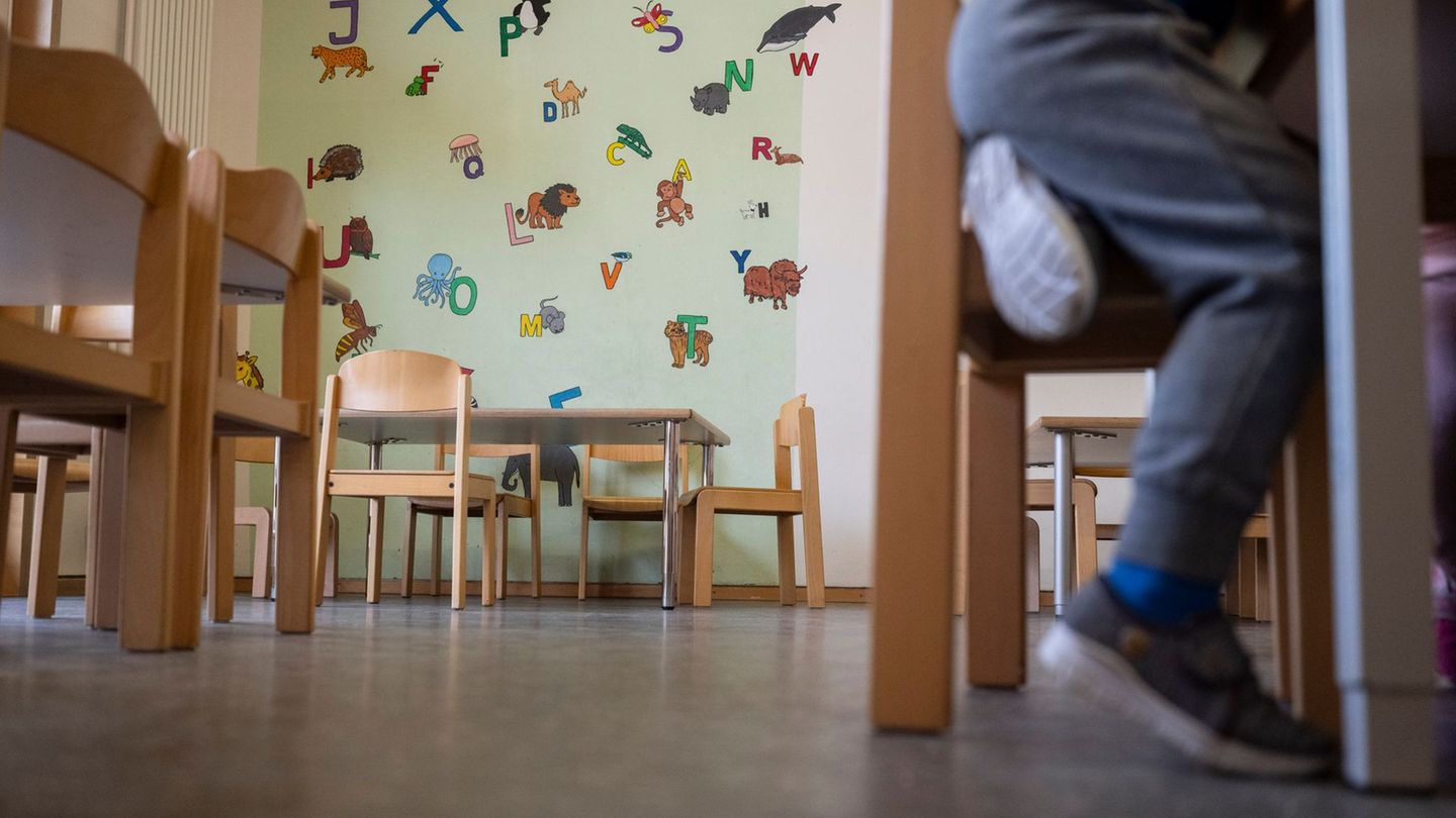 In den Thüringer Kindergärten gibt es einer Studie zufolge zu wenig Personal. (Symbolbild) Foto: Marijan Murat/dpa