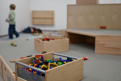 Nur jede zehnte Kita in Hessen verfügt einer Studie zufolge über die empfohlenen personellen Ressourcen. (Symbolbild) Foto: Maxi