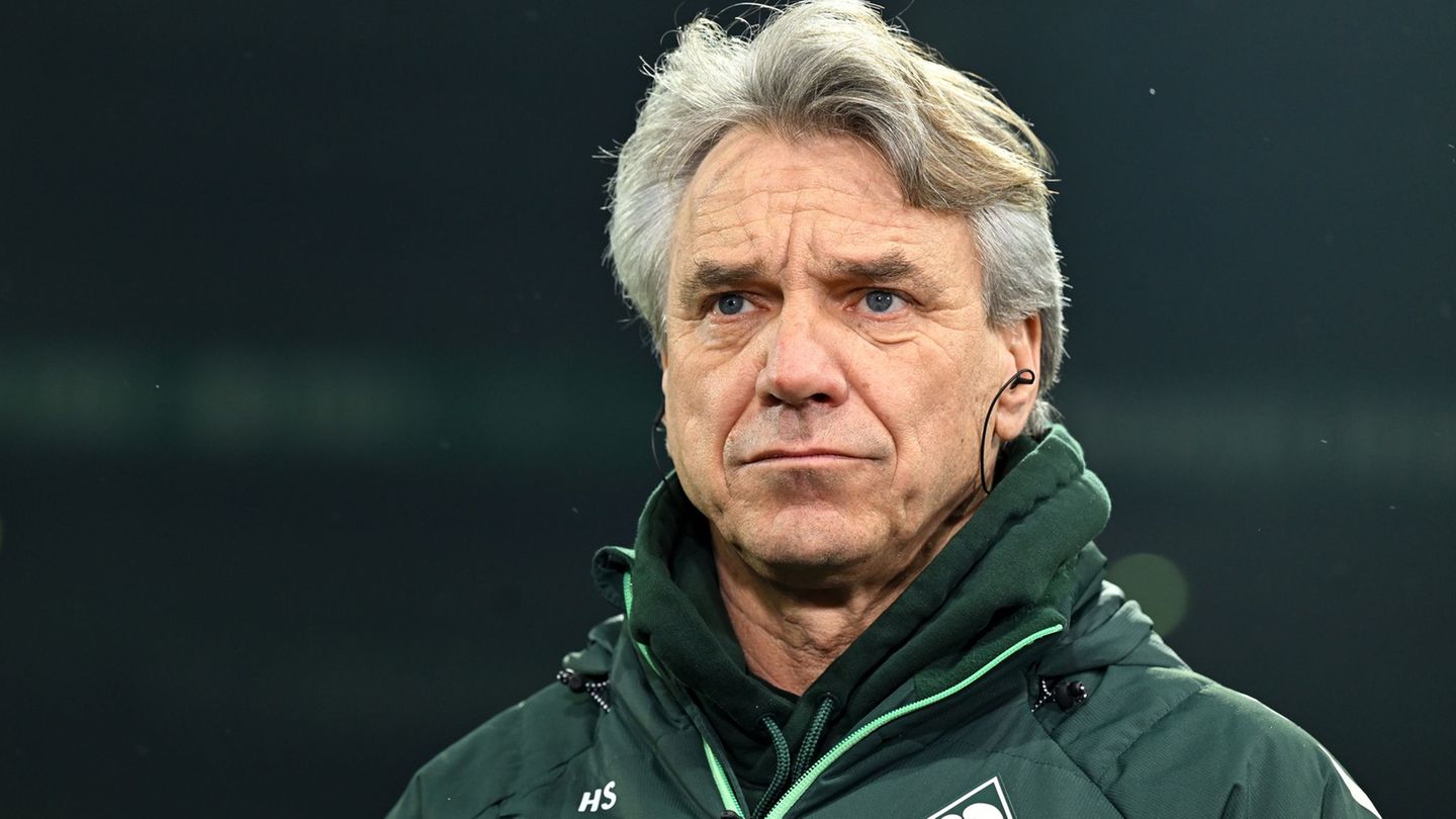 Hat derzeit wenig zu lachen: Werder-Cheftrainer Horst Steffen. Foto: Carmen Jaspersen/dpa