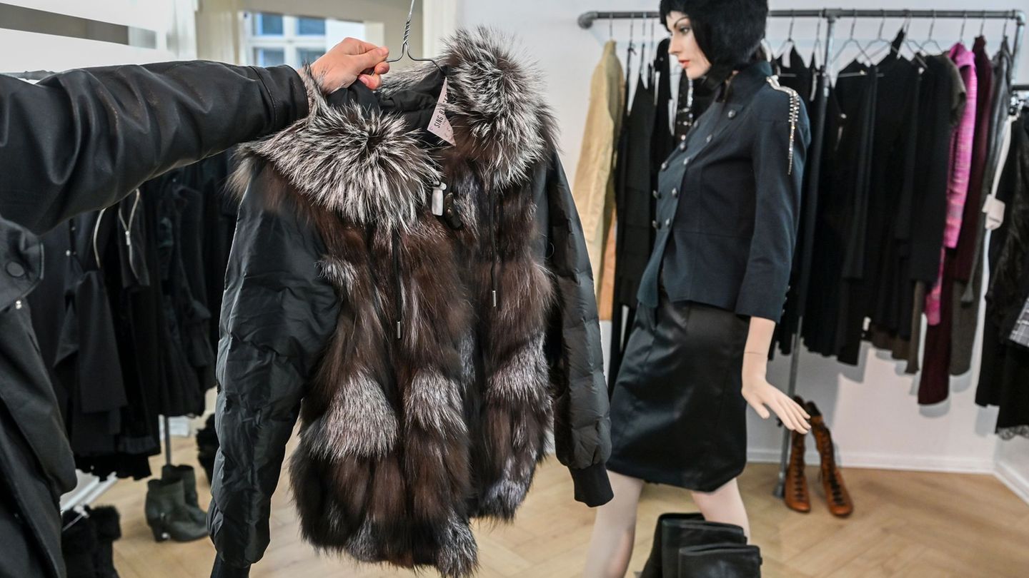 Pelze sind wieder salonfähig - vor allem, wenn es gebrauchte Stücke sind. Foto: Jens Kalaene/dpa
