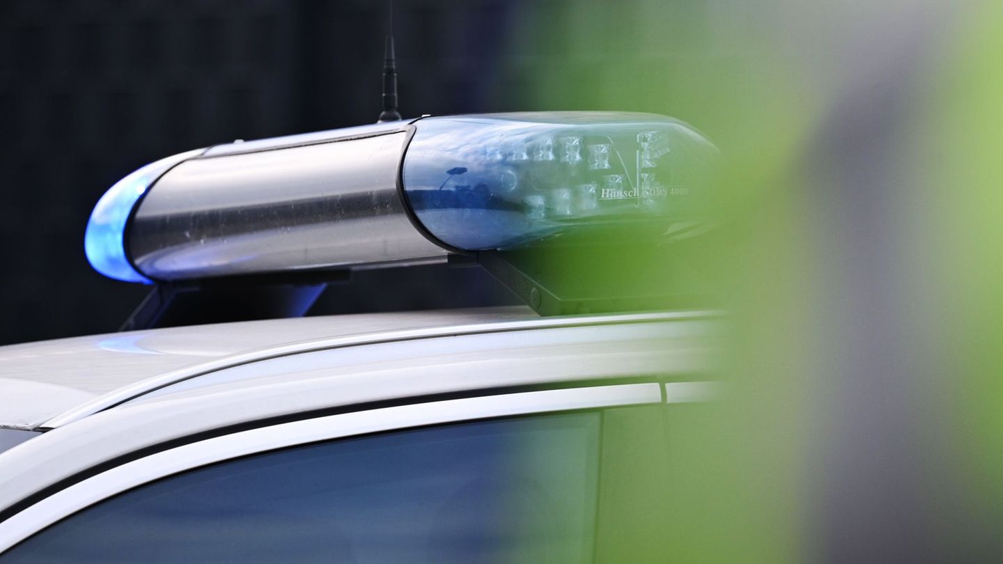 Die Bundespolizei fasst einen international Gesuchten bei einer Grenzkontrolle. (Symbolbild) Foto: Katharina Kausche/dpa