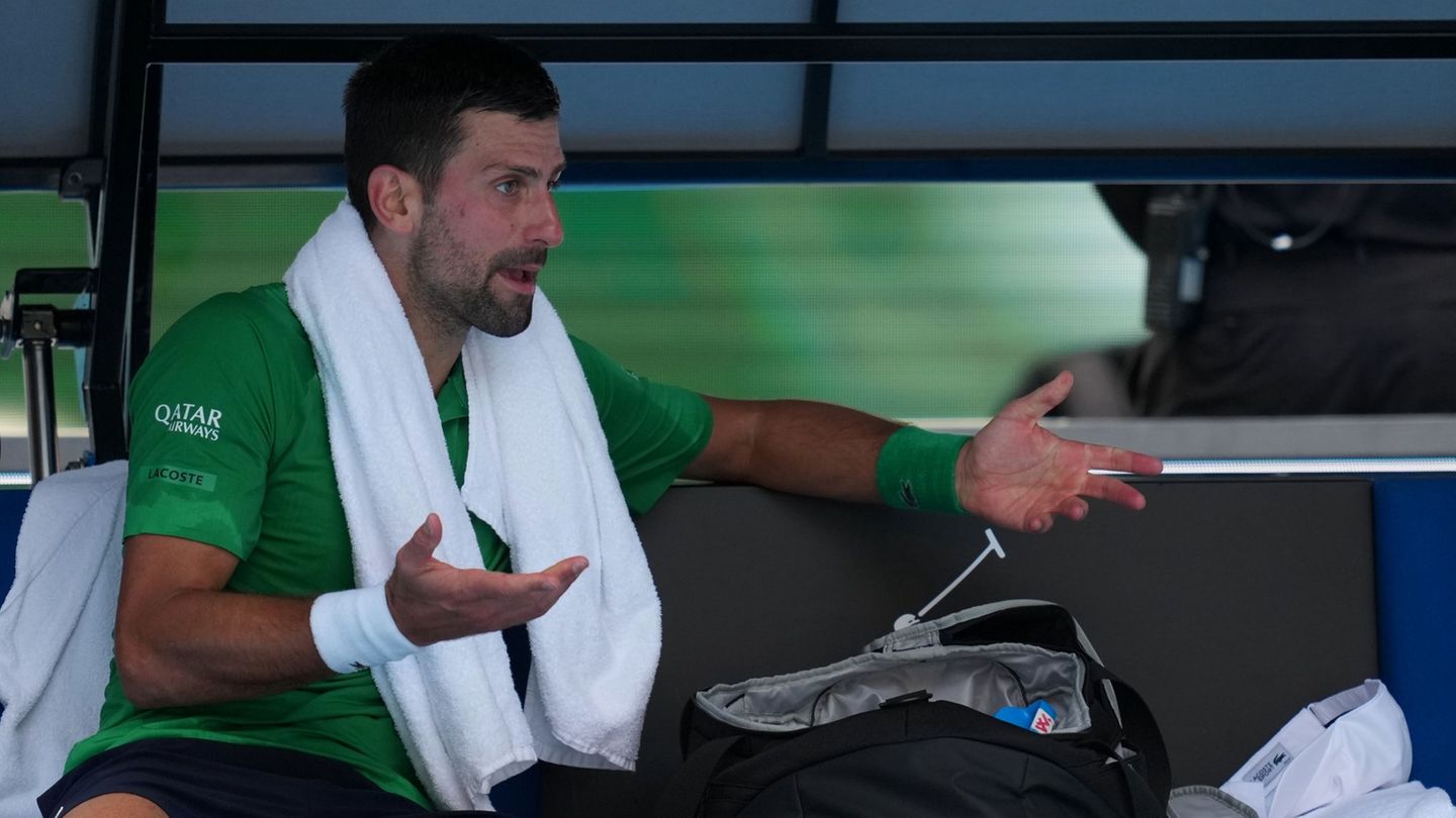 Novak Djokovic stand in Melbourne kurz vor dem Aus. Foto: Asanka Brendon Ratnayake/AP/dpa