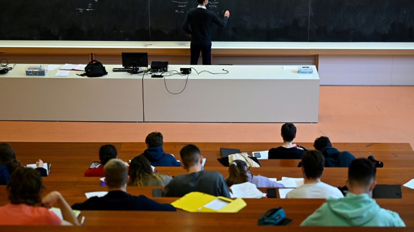 Studenten in einem Hörsaal