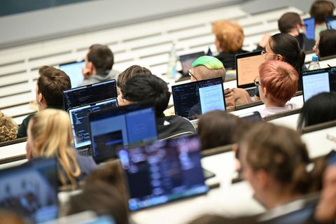 Informatik-Vorlesung in Tübingen Foto: Bernd Weißbrod/dpa