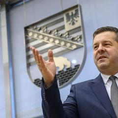 Im Magdeburger Landtag wird ein neuer Ministerpräsident gewählt. Sven Schulze (CDU) steht zur Wahl. Foto: Klaus-Dietmar Gabbert/