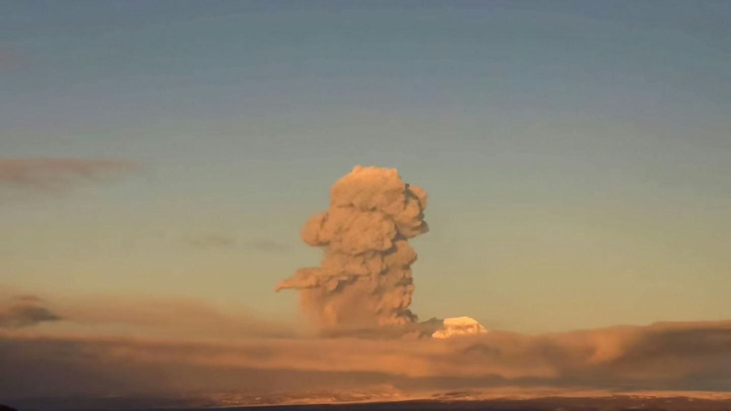 Aschewolke über den Schiwelutsch