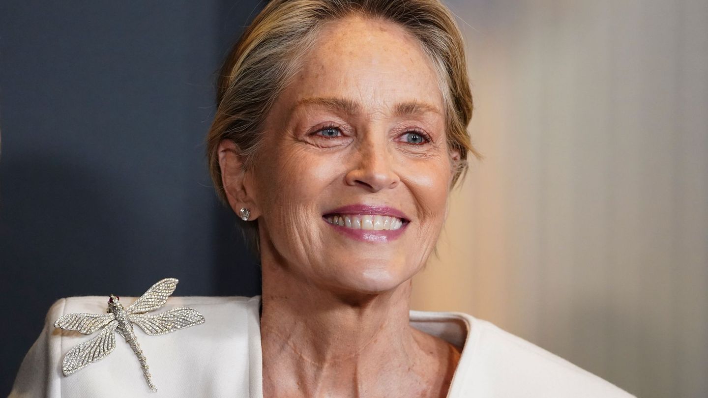 US-Filmstar Sharon Stone ("Basic Instinct") begleitet den österreichischen Süßwaren-Unternehmer Karl Guschlbauer zum Wiener Oper