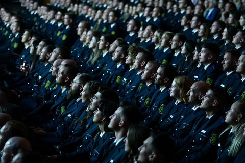 Neue Workshops sollen Polizeianwärter in Sachsen für Antisemitismus sensibilisieren. (Archivbild) Foto: Hendrik Schmidt/dpa