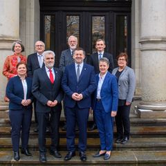 Nach der Neuwahl des Ministerpräsidenten in Sachsen-Anhalt bleibt die Regierungsmannschaft unverändert. Foto: Klaus-Dietmar Gabb
