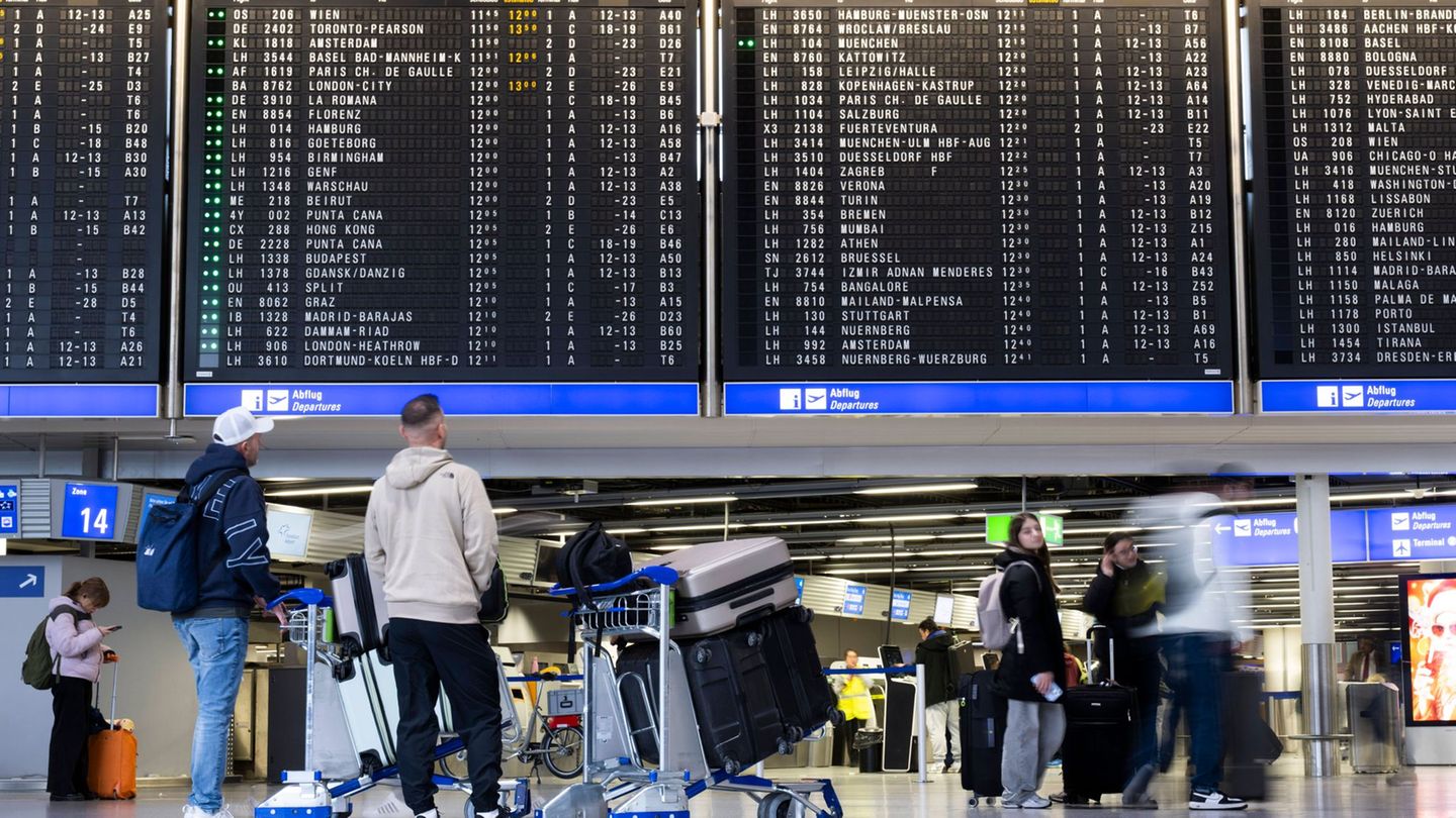 Neue-Technologie-Test-am-Flughafen-Durchsagen-direkt-aufs-H-rger-t