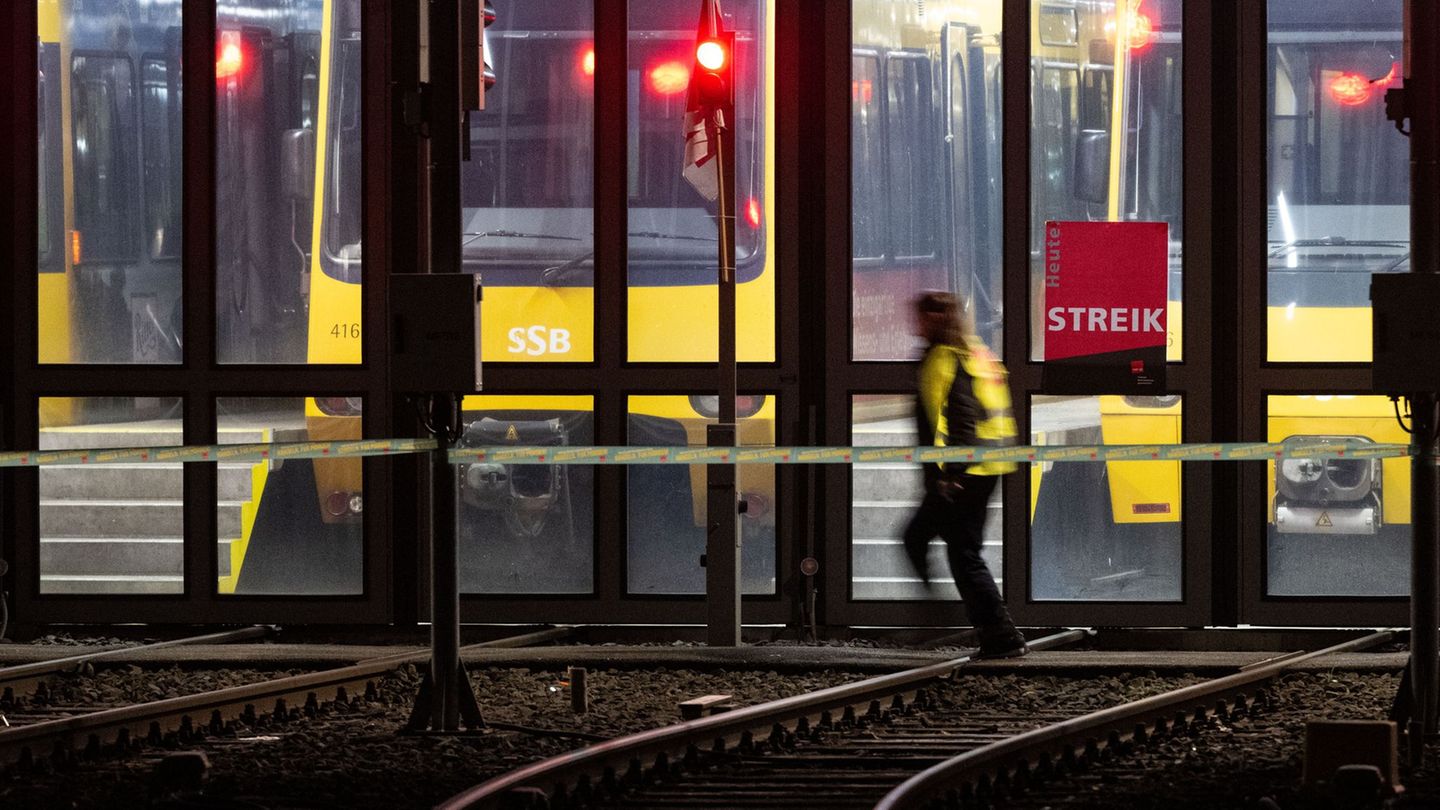 Im kommunalen Nahverkehr drohen wieder Warnstreiks in Baden-Württemberg. (Archivbild) Foto: Marijan Murat/dpa