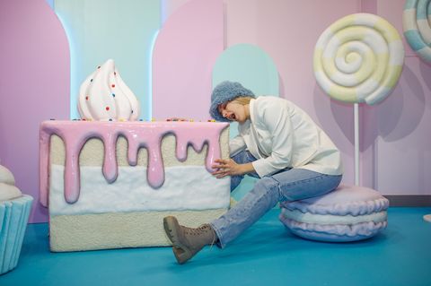 Warum sind wir so empfänglich für kleine Süchte? Weil unser Gehirn den kurzfristigen Kick über einen langfristigen Gewinn stellt, sagt die Autorin Catherine Gray