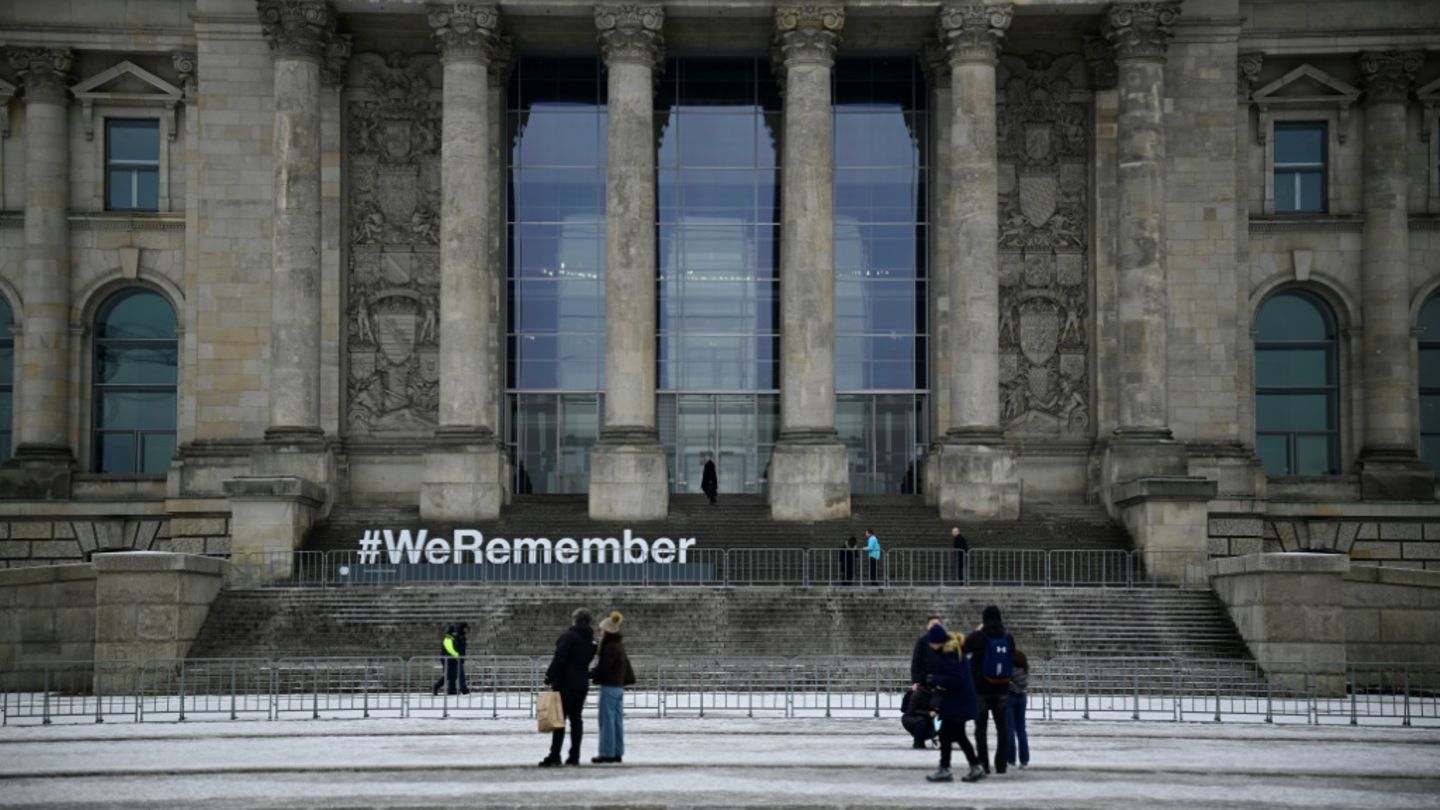 #WeRemember