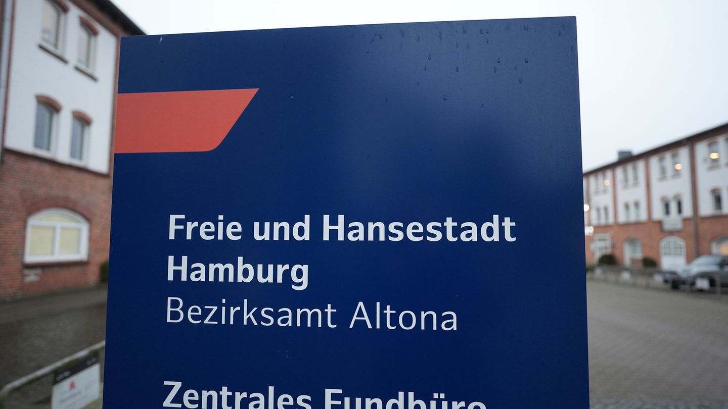 Die meisten Gegenstände wurden im vergangenen Jahr nach Angaben des Fundbüros in Bussen und Bahnen verloren. (Archivbild) Foto: