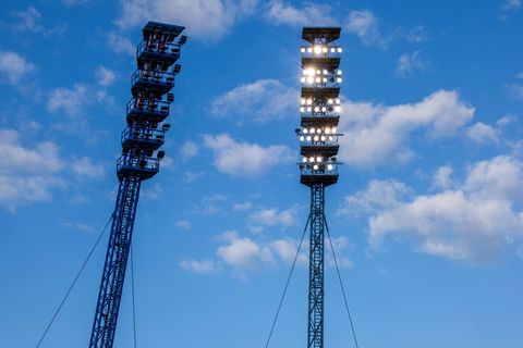 Ermittlungen der Polizei wegen des Pyro-Unfalls im September 2025 bei der Verabschiedung der Flutlichtmasten am Ostseestadion si