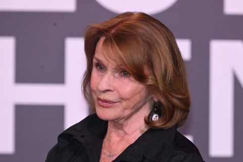 Nach einer schweren Operation ist Senta Berger auf dem Wege der Besserung. (Archivbild) Foto: Felix Hörhager/dpa