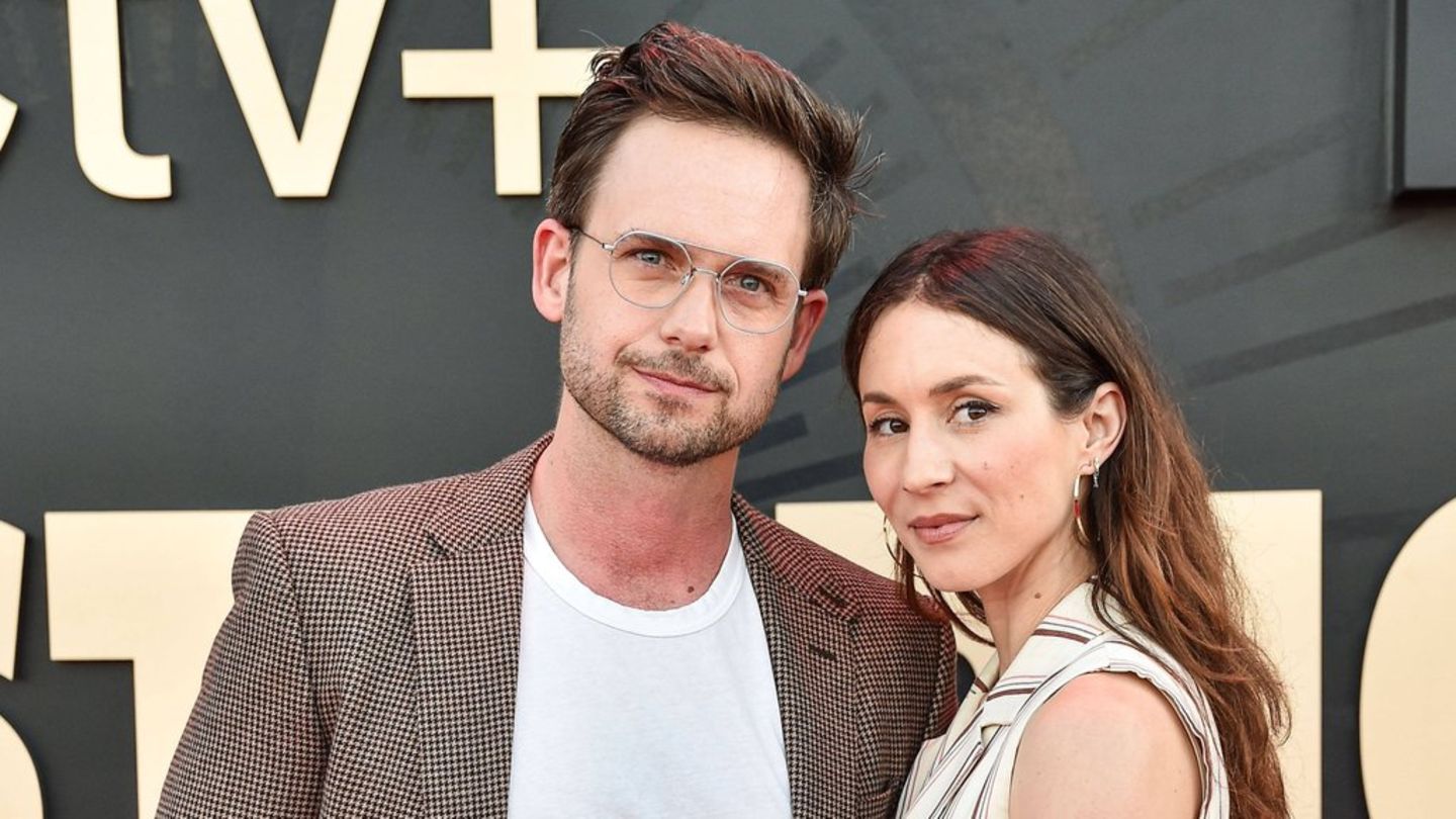 Patrick J. Adams und Troian Bellisario sind seit 2016 verheiratet.