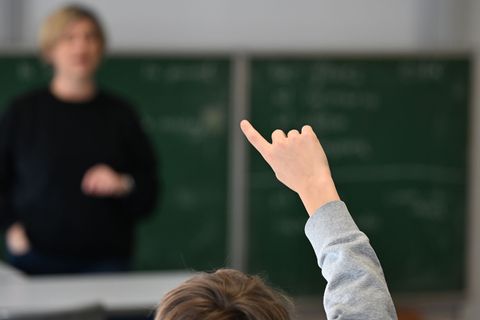 Auch die Leistungen im Vertretungsunterricht der Digitalen Landesschulen dürfen künftig bewertet werden. (Symbolbild) Foto: Mich