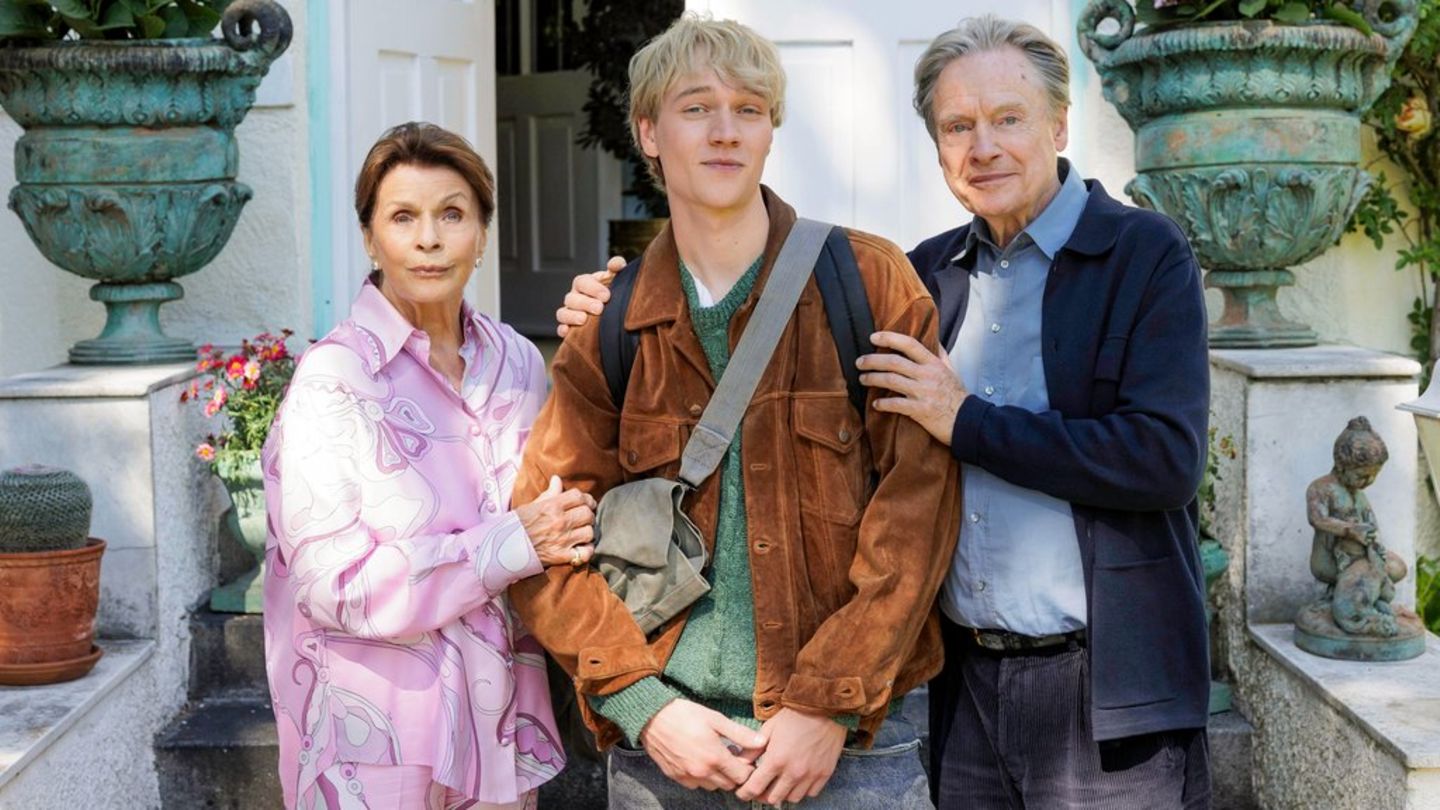 Senta Berger, Bruno Alexander und Michael Wittenborn (r.) in "Ach, diese Lücke, diese entsetzliche Lücke".