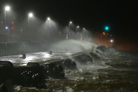 Bremerhaven ist laut eines Rankings besonders von Klimagefahren bedroht. (Archivbild) Foto: Michael Bahlo/dpa