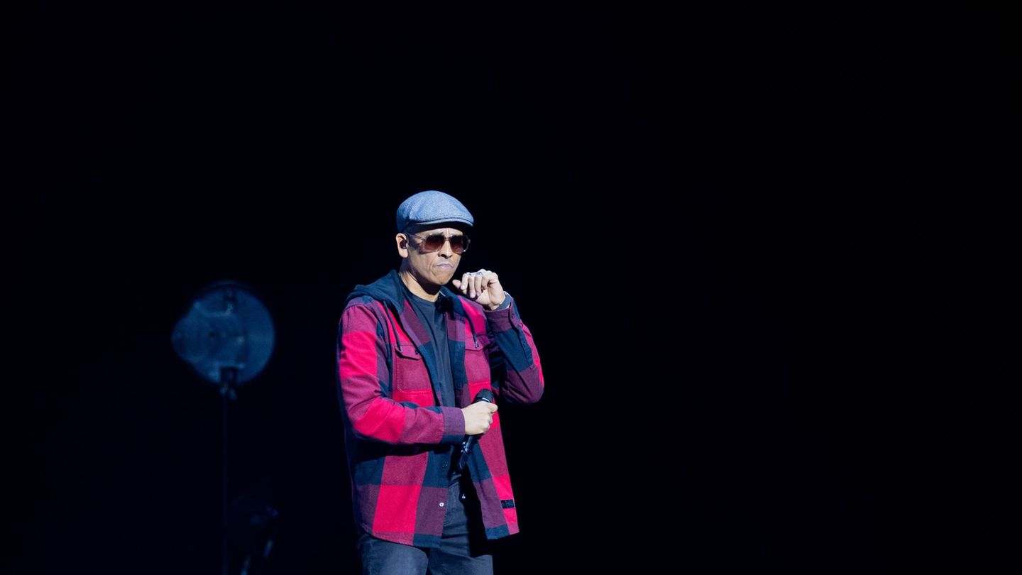 Der umstrittene Soul-Star Xavier Naidoo kündigt für Freitag einen neuen Song an - den ersten seit Jahren. (Archivbild) Foto: Rol