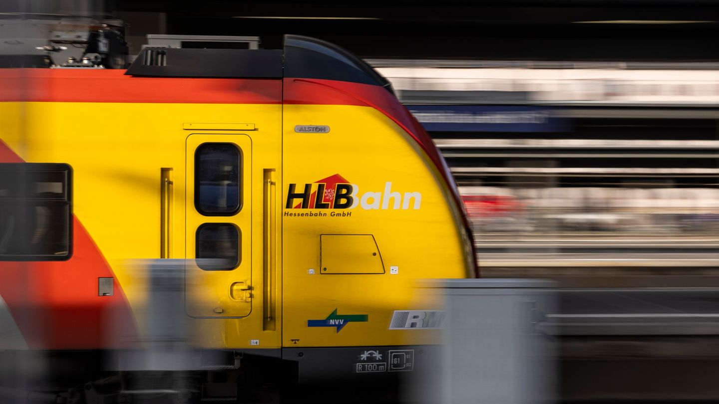 Auf einer Linie der Hessischen Landesbahn fallen Züge aus (Archivbild) Foto: Hannes P. Albert/dpa