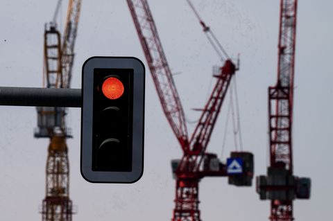 Es sieht wieder etwas schlechter aus. Die Bundesregierung senkt die Wachstumsprognose für dieses Jahr. (Symbolbild) Foto: Soeren