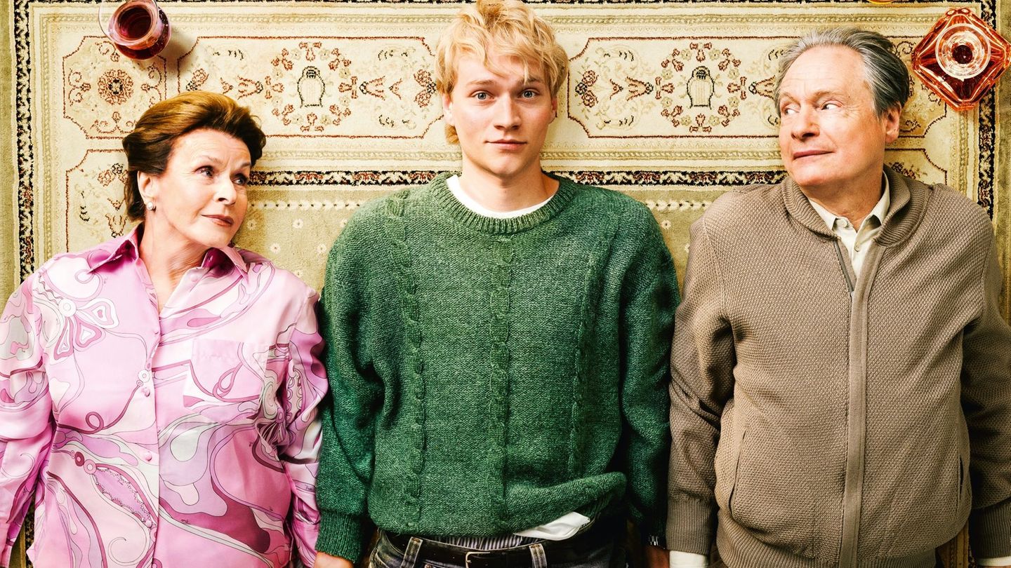 Senta Berger, Bruno Alexander (Mitte) und Michael Wittenborn spielen die Hauptrollen in "Ach, diese Lücke, diese entsetzliche Lücke".