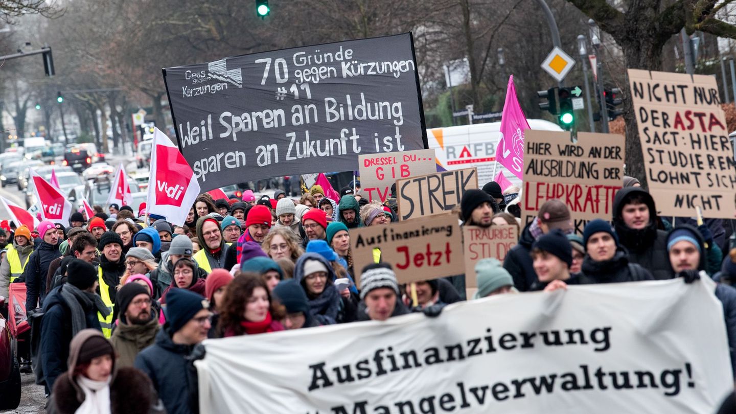 Hamburgs Wissenschaftssenatorin hat angeregt, dass die Universität Hamburg weniger Studenten aufnimmt. Foto: Daniel Bockwoldt/dp