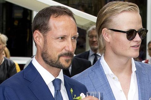 Kronprinz Haakon 2016 mit seinem Stiefsohn Marius Borg Høiby.