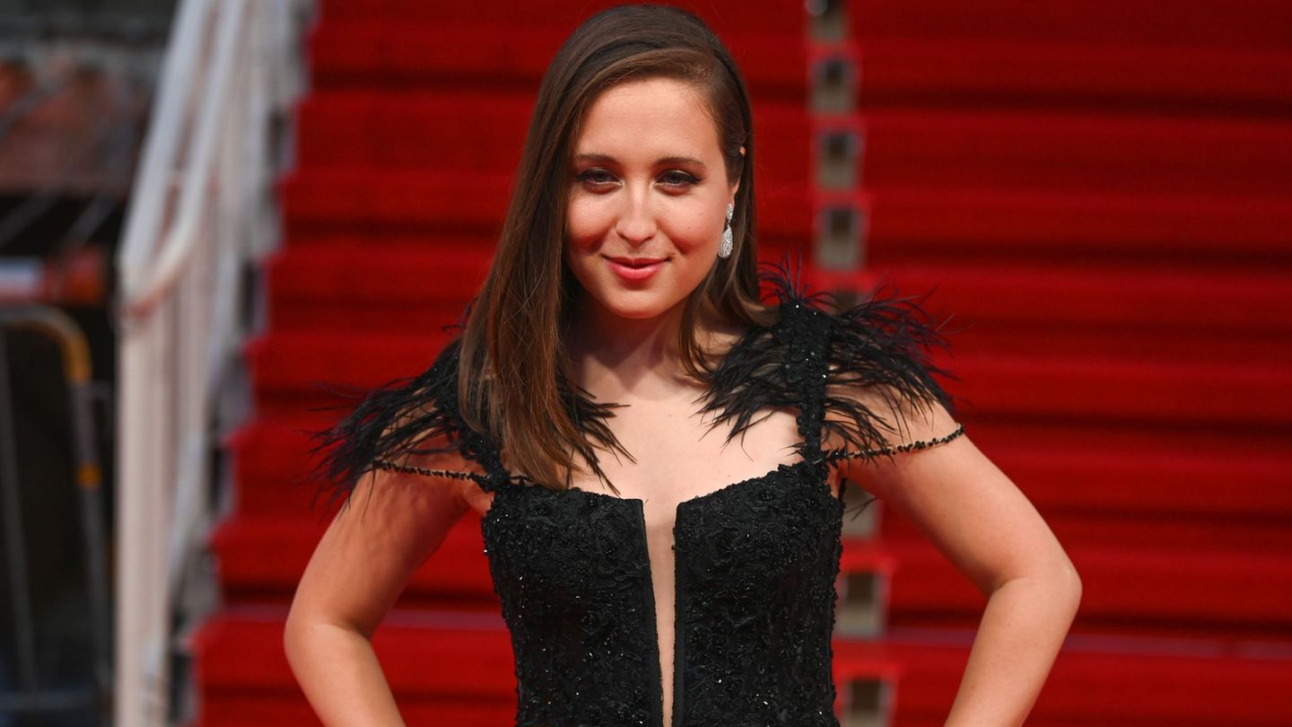 Alice Merton startete 2018 mit ihrem internationalen Hit "No Roots" durch. (Archivbild) Foto: Heiko Rebsch/dpa