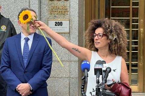 Masih Alinedschad im Oktober 2025 in New York