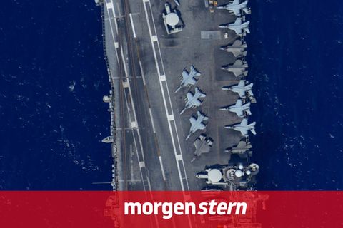 Der US-Flugzeugträger Abraham Lincoln von oben: Eine "riesige Armada" sei unterwegs Richtung Iran, sagte US-Präsident Trump