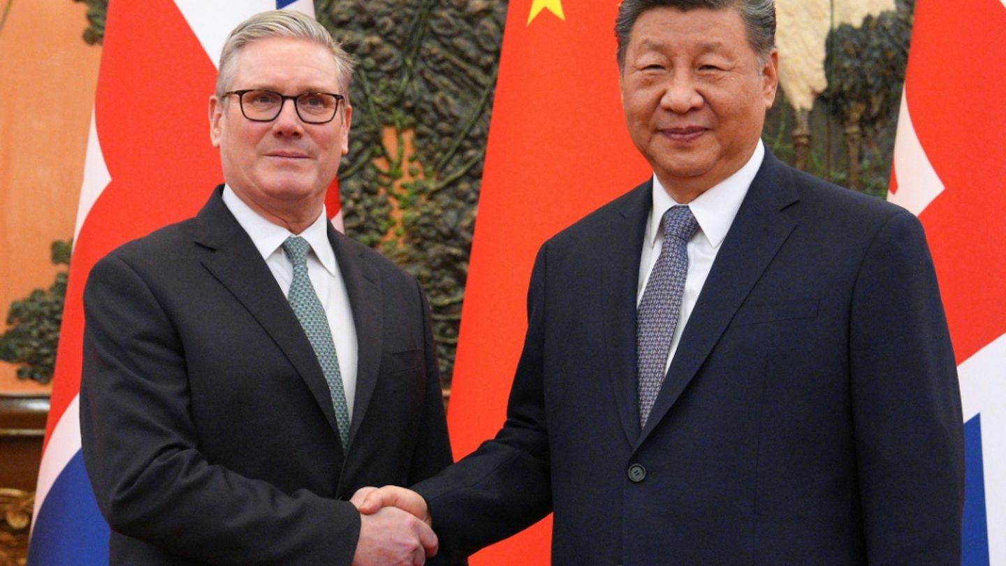 Starmer (l.) und Xi in Peking