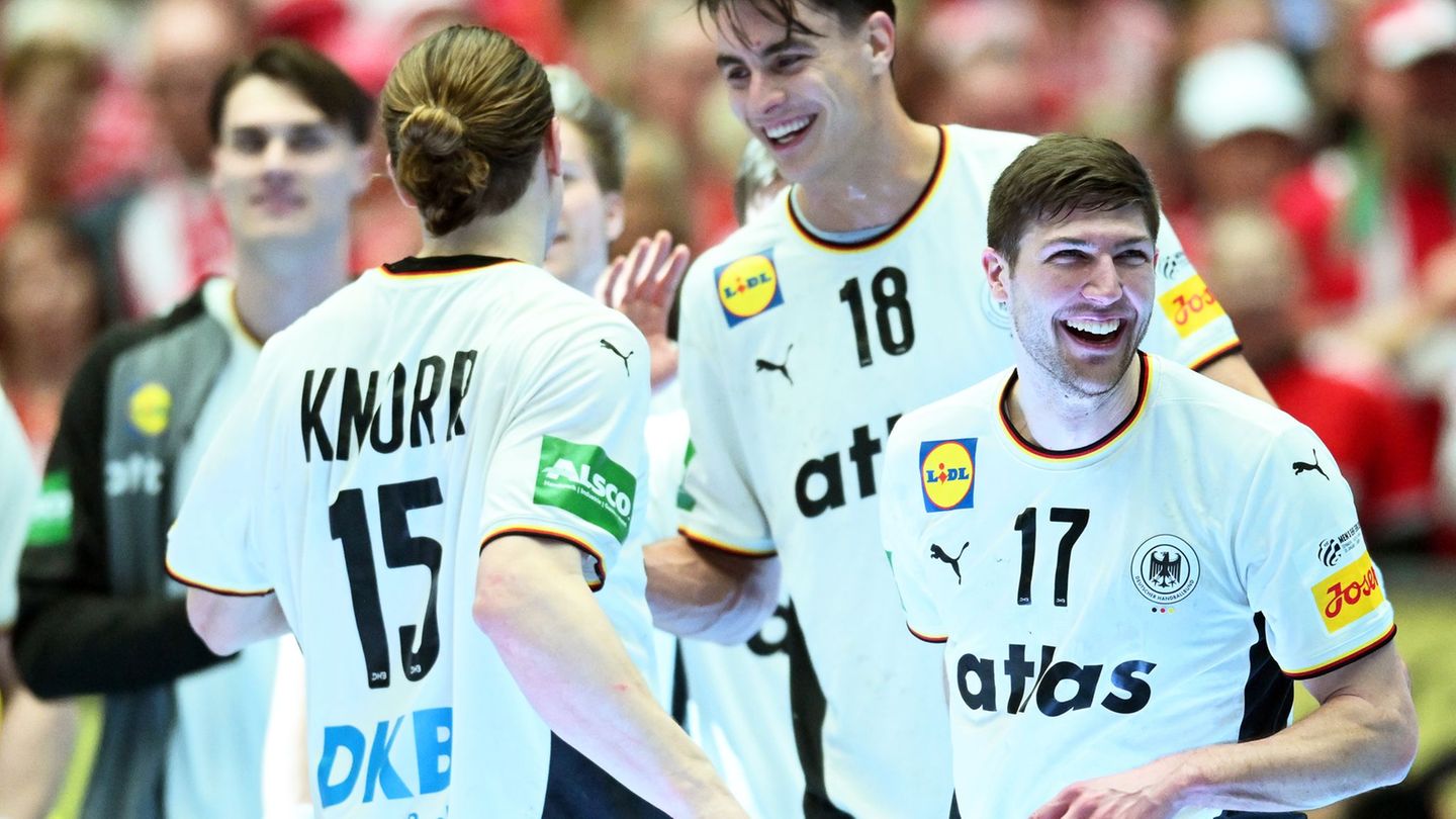 Deutschlands Handballer spielen um ihre erste EM-Medaille seit dem Titel 2016. Foto: Sina Schuldt/dpa