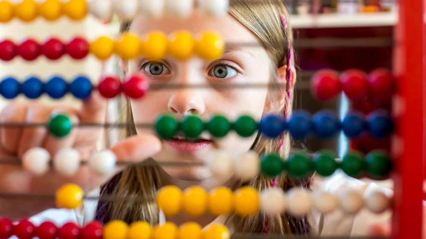 Schulstress? Eltern können viel dafür tun, dass Kinder nicht den Spaß an Mathe und anderen Fächern verlieren