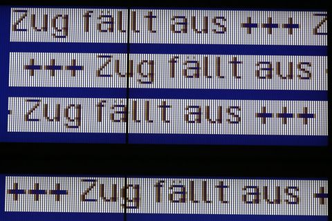 Wegen des winterlichen Wetters fallen auf der Strecke zwischen Berlin und Warnemünde Züge aus. (Symbolbild) Foto: Bernd Wüstneck