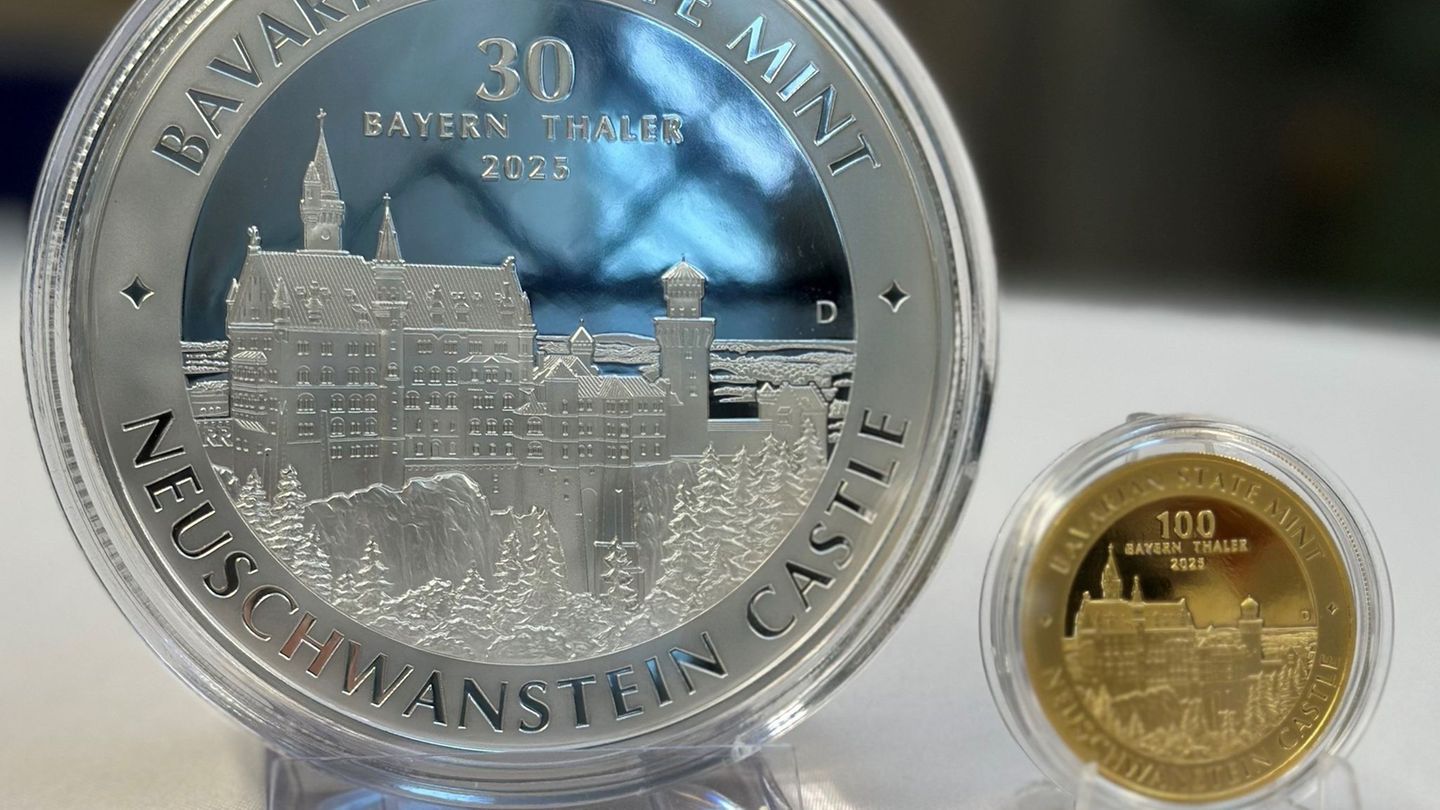 Am 2. Februar startet das Hauptmünzamt den Verkauf einer Neuauflage des Bayern Thalers mit anderem Neuschwanstein-Motiv. Foto: -