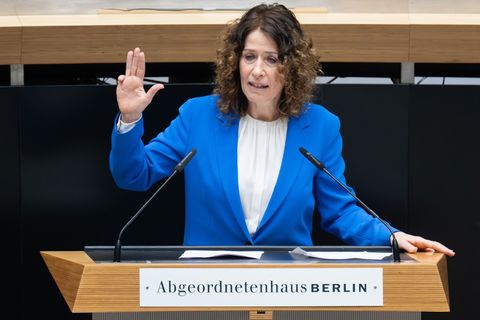 Grünen-Fraktionsvorsitzende Bettina Jarasch hat am Klimapakt einiges auszusetzen. Foto: Sebastian Christoph Gollnow/dpa