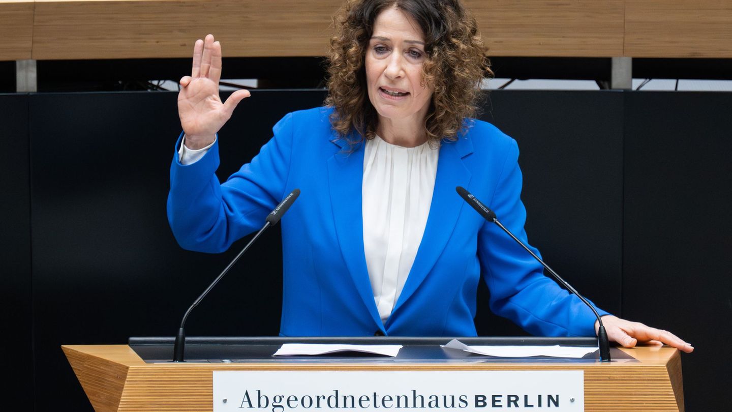 Grünen-Fraktionsvorsitzende Bettina Jarasch hat am Klimapakt einiges auszusetzen. Foto: Sebastian Christoph Gollnow/dpa