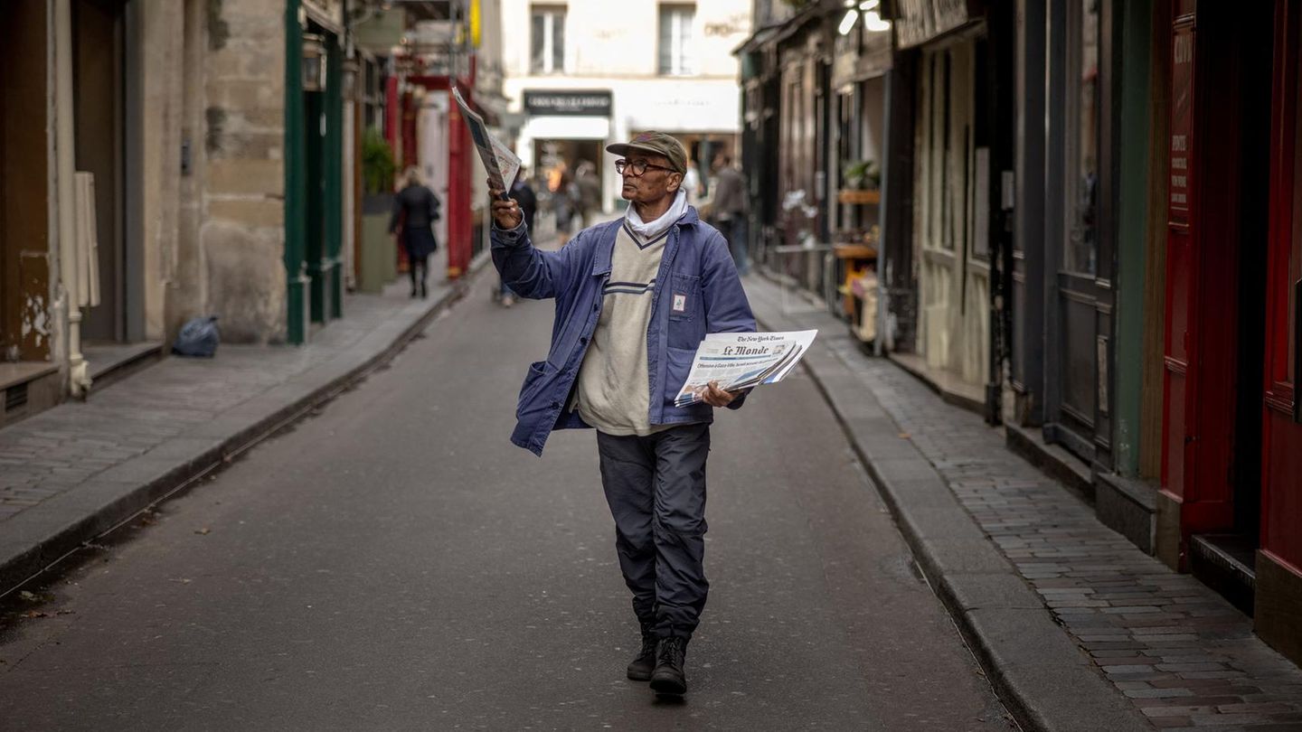 Bis zu 1000 Zeitungen verkaufte Ali Akbar einst innerhalb eines Tages im Herzen von Paris