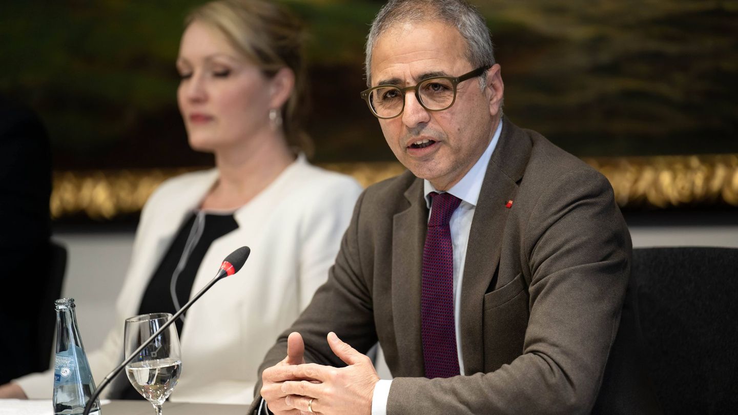 Mehrdad Payandeh floh 1985 im Alter von 25 Jahren aus dem Iran nach Deutschland. (Archivbild) Foto: Sina Schuldt/dpa