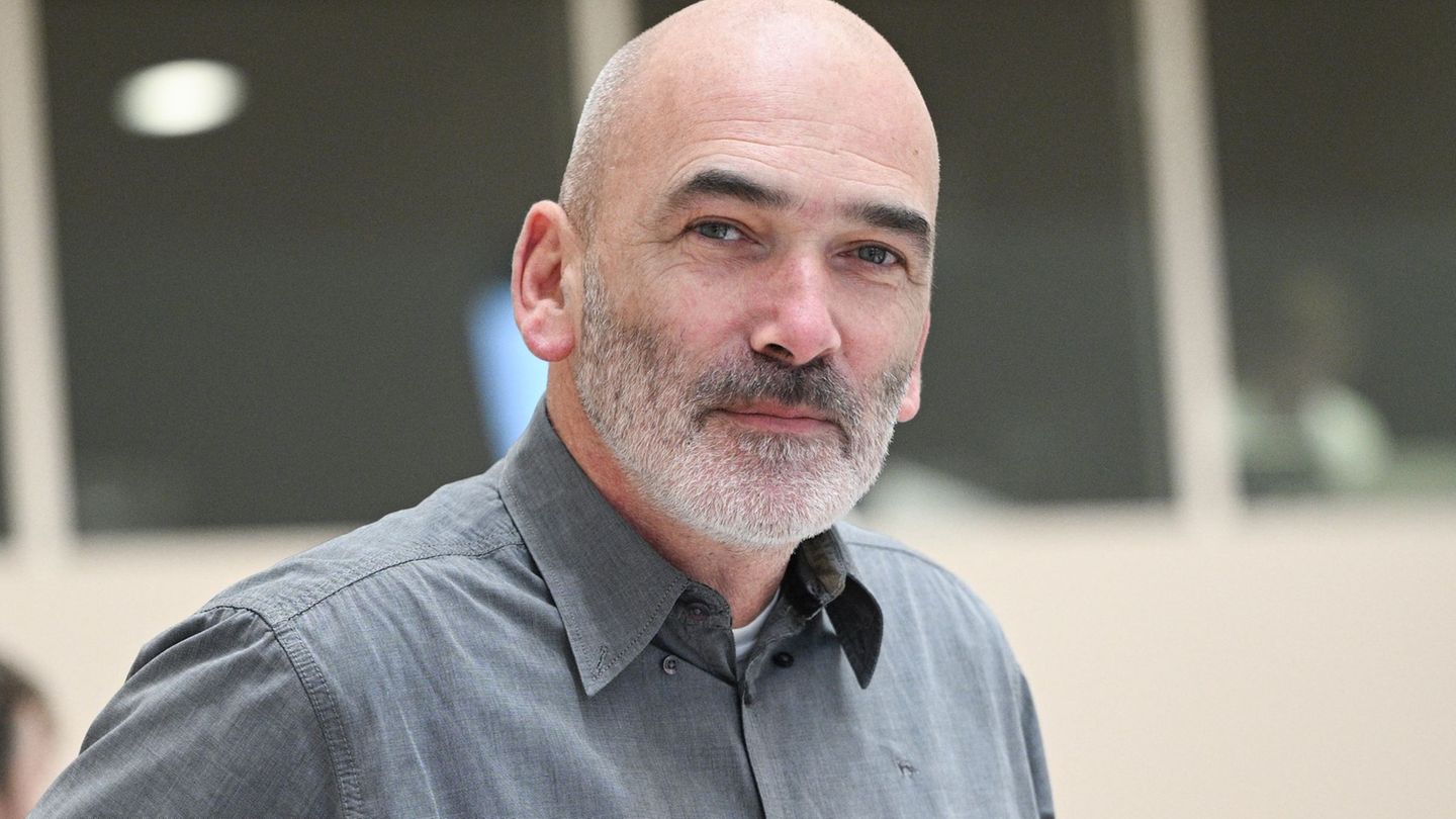 Der Brandenburger BSW-Landtagsabgeordnete Christian Dorst hat die Kritik an AfD-Politiker Wilko Möller wegen eines Wahlplakats z