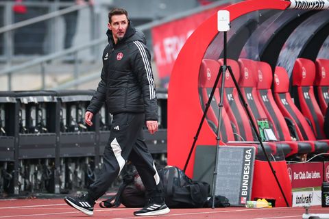 Wann gibt's den neuen Vertrag für Miroslav Klose? Foto: Daniel Karmann/dpa