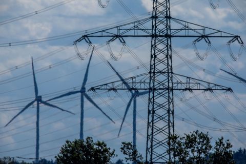 Die kritische Infrastruktur soll widerstandsfähiger werden. Angreifer sollen es nicht mehr so leicht haben. (Symbolbild) Foto: J