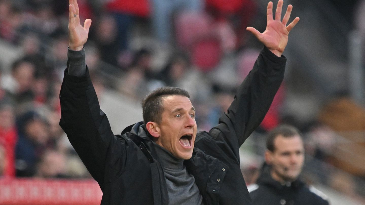 Wolfsburgs Trainer Daniel Bauer. Foto: Torsten Silz/dpa