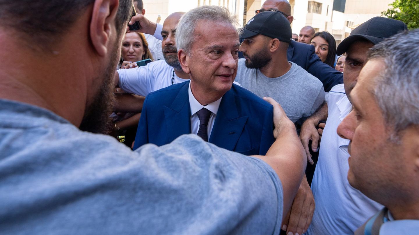 30 Jahre lang stand Riad Salameh an der Spitze der Zentralbank. (Archivbild) Foto: Hassan Ammar/AP/dpa