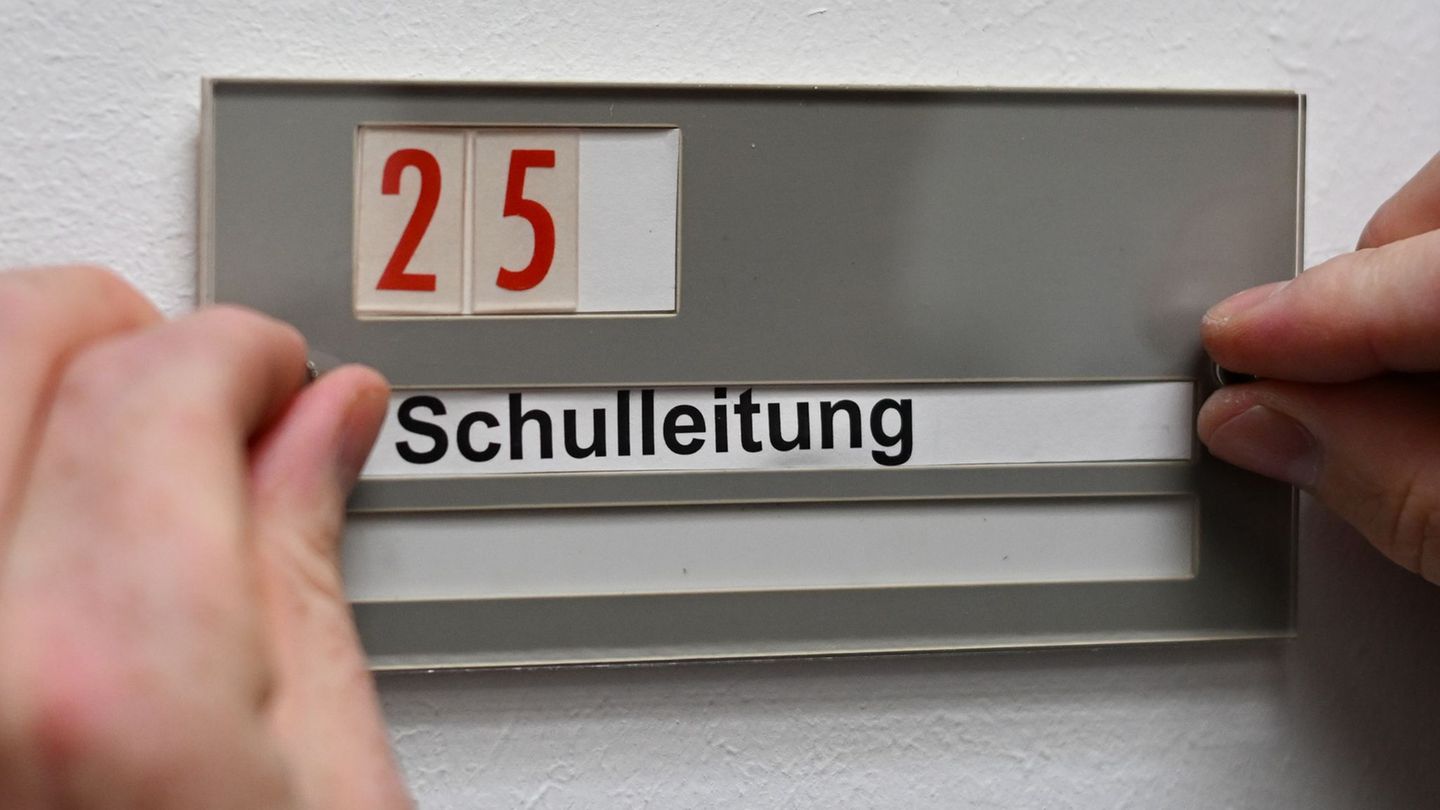 Vakante Posten in der Schulleitung finden teils kaum Interesse bei Bewerberinnen und Bewerbern. (Symbolbild) Foto: Arne Dedert/d