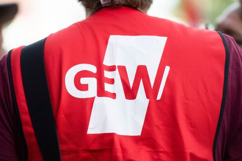 Die GEW hat zum Warnstreik aufgerufen. (Symbolbild) Foto: Christophe Gateau/dpa