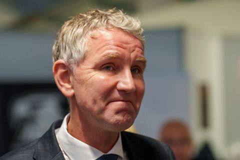 Thüringens AfD-Fraktionschef Björn Höcke kündigt ein konstruktives Misstrauensvotum gegen Ministerpräsident Mario Voigt (CDU) an